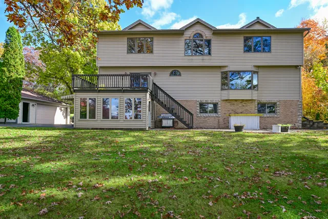 $899,000 | 5812 North River Bay Road, Waterford, WI 53185