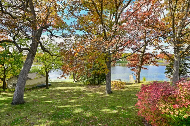 $899,000 | 5812 North River Bay Road, Waterford, WI 53185