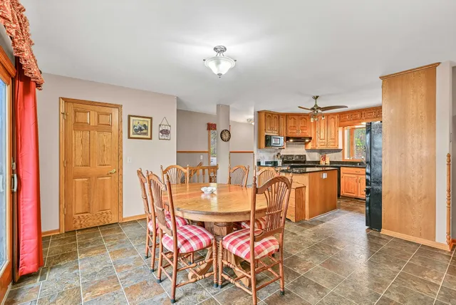 $899,000 | 5812 North River Bay Road, Waterford, WI 53185