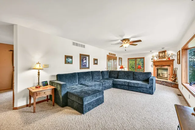 $899,000 | 5812 North River Bay Road, Waterford, WI 53185