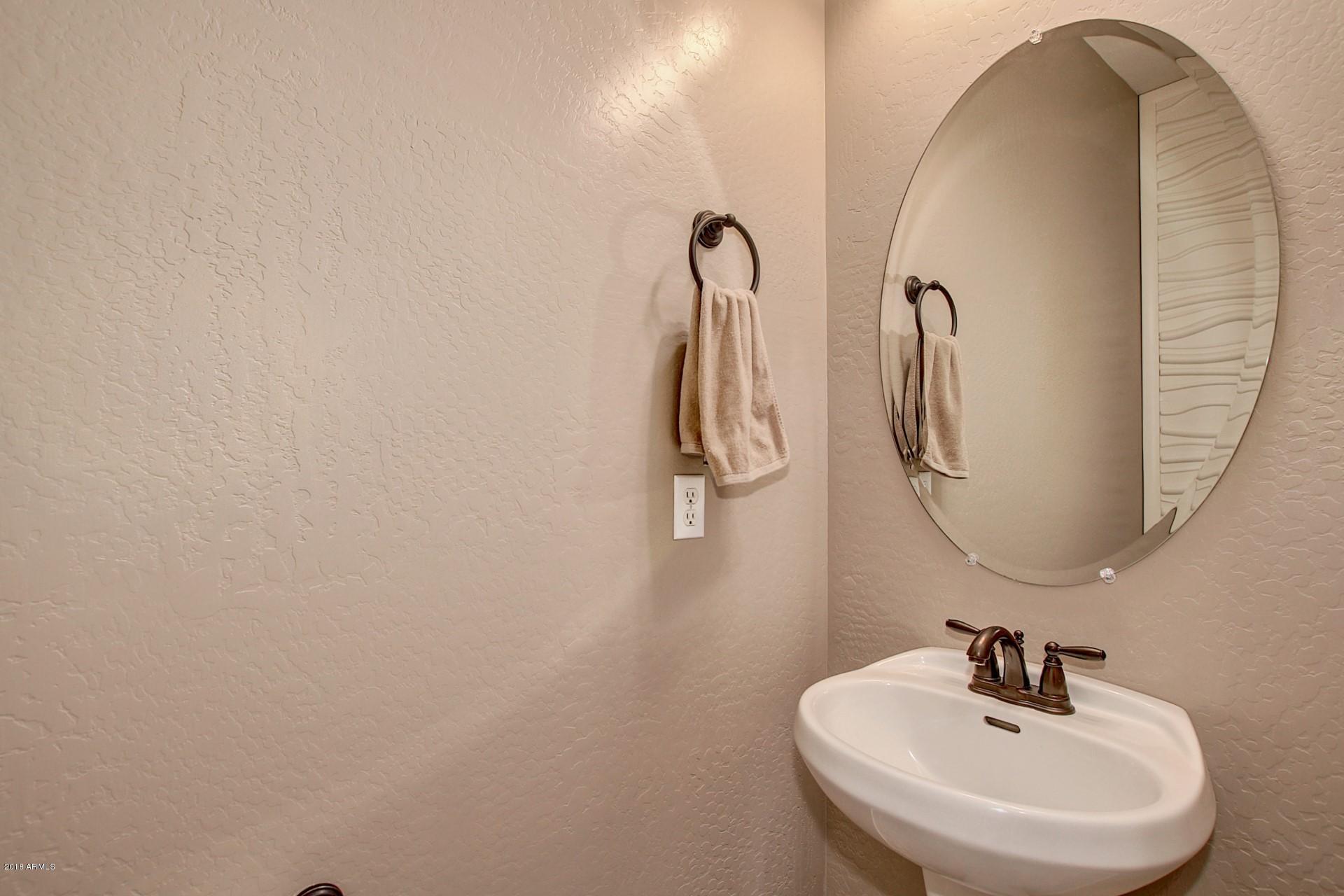 3856 South Bandit Road Gilbert, AZ 85297 - Photo 21 of 30 13 Powder room