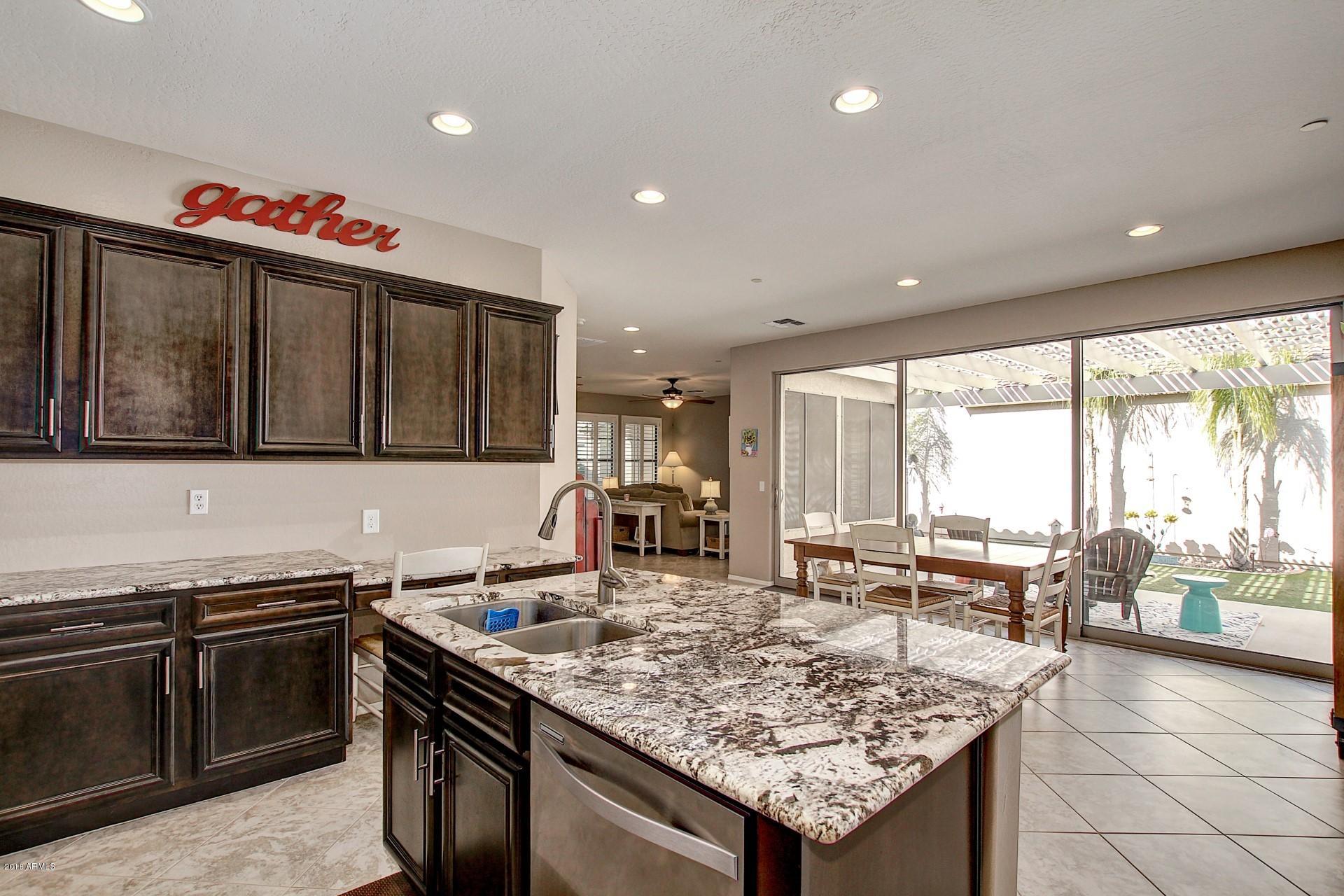 3856 South Bandit Road Gilbert, AZ 85297 - Photo 8 of 30 10 Kitchen