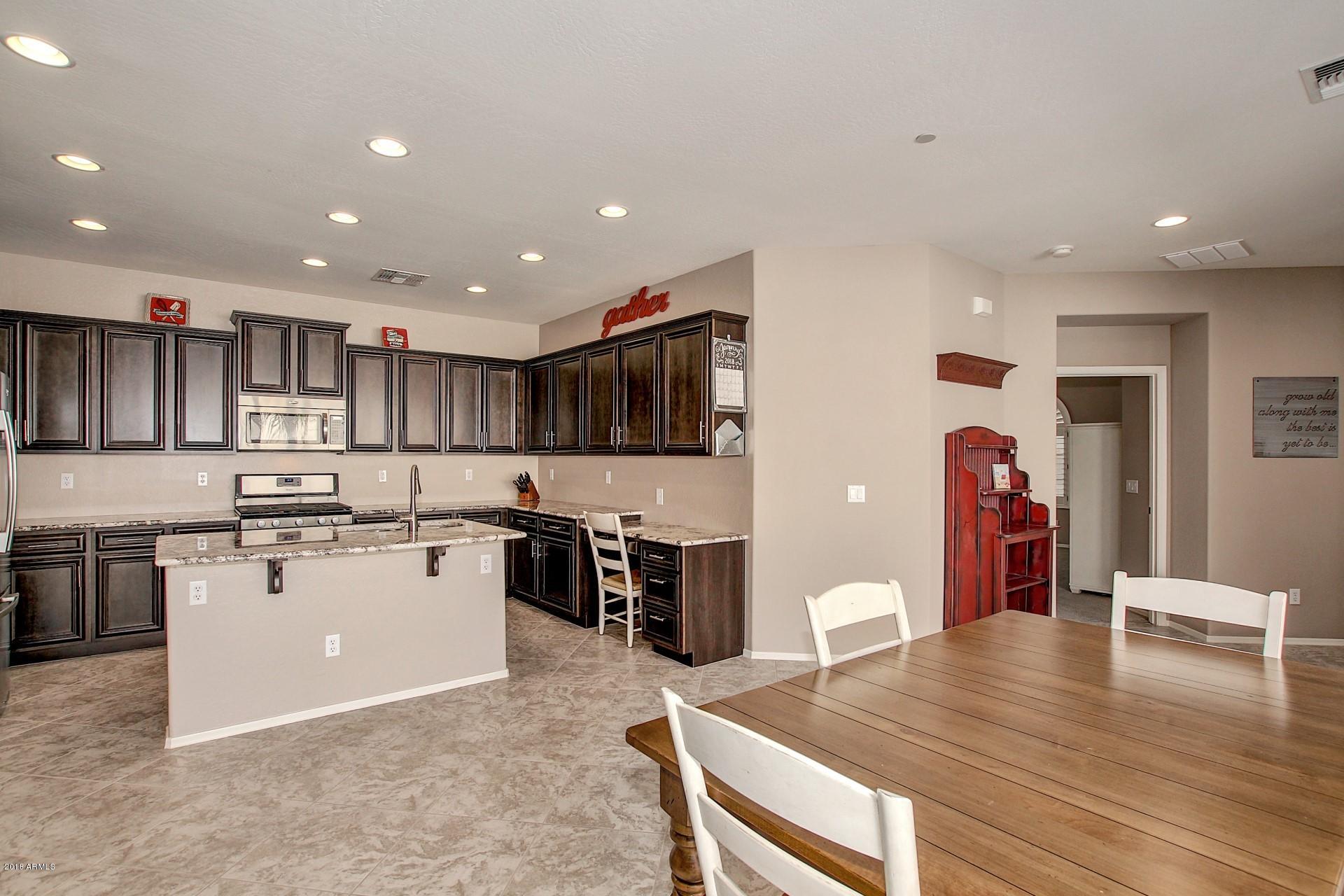 3856 South Bandit Road Gilbert, AZ 85297 - Photo 10 of 30 12 Kitchen with maple cabinets