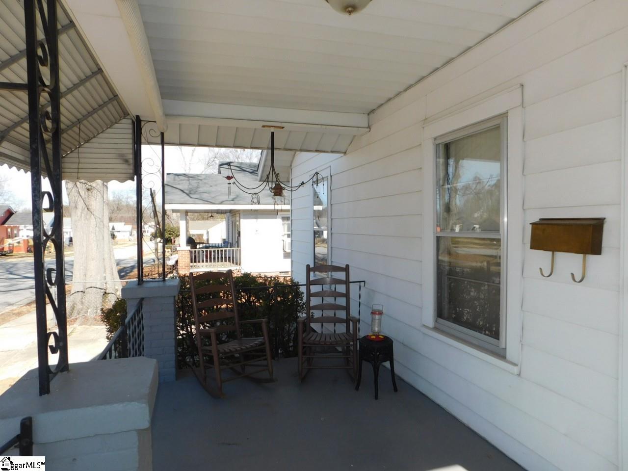 110 Gordon Street Clinton, SC 29325 - Photo 3 of 28 Gallery Image 3