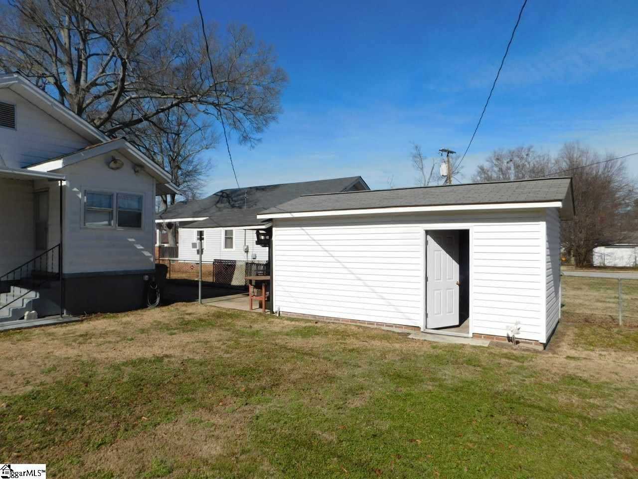 110 Gordon Street Clinton, SC 29325 - Photo 9 of 28 Gallery Image 9