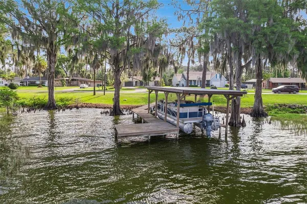 $460,000 | 709 Lakeshore Drive, Eustis, FL 32726