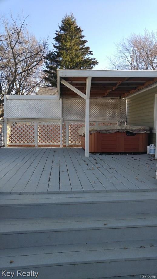 5196 West Albain Road Monroe, MI 48161 - Photo 5 of 22 hot tub.jpg