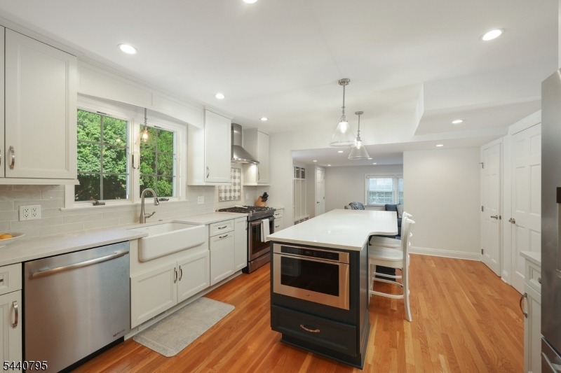 220 Wychwood Road Westfield, NJ 07090 - Photo 8 of 40