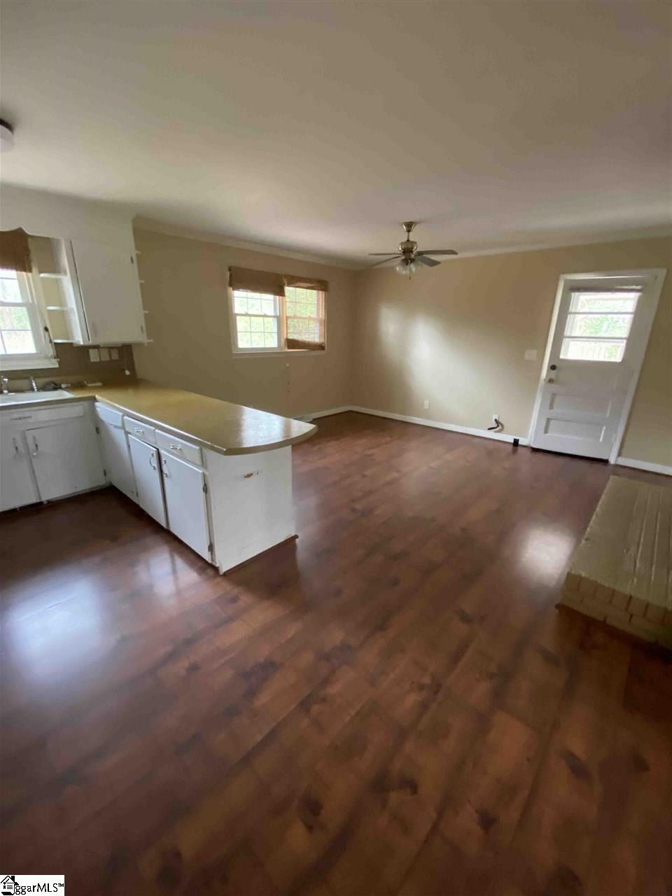 4813 Edwards Road Taylors, SC 29687 - Photo 4 of 11 Gallery Image 4