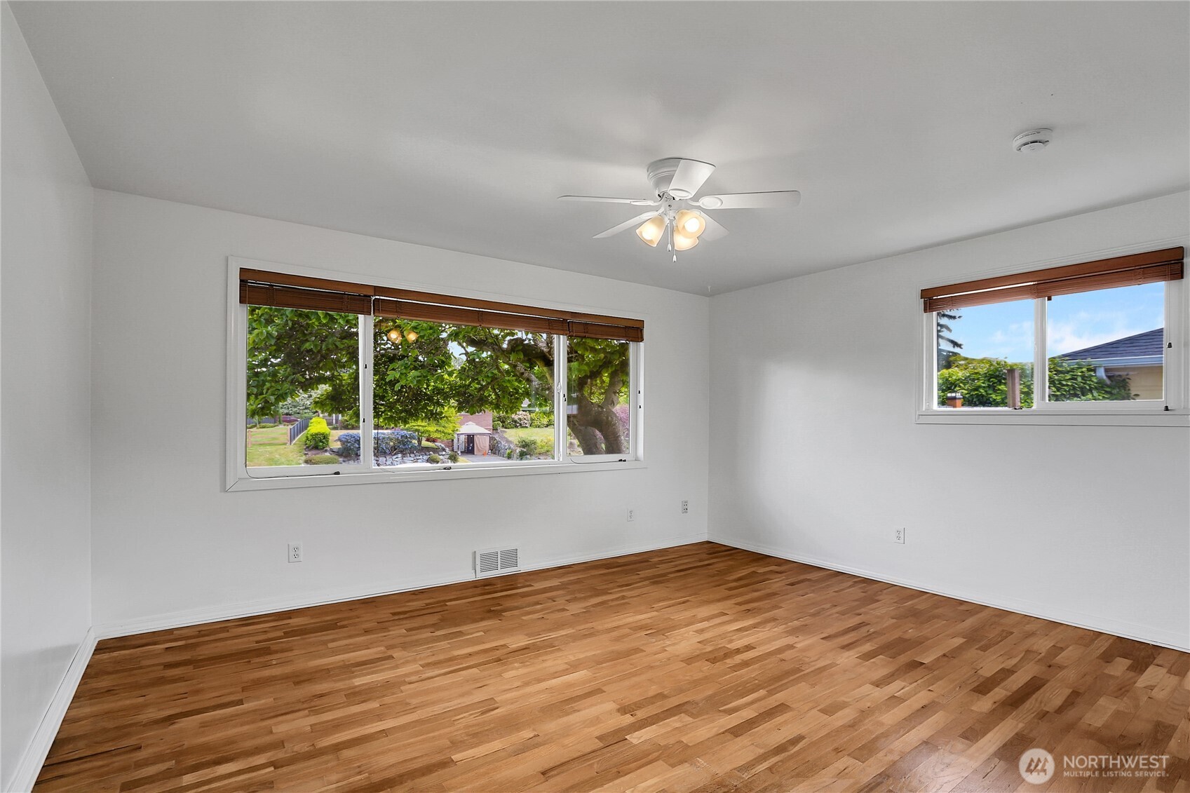 4828 Rucker Avenue Everett, WA 98203 - Photo 11 of 40