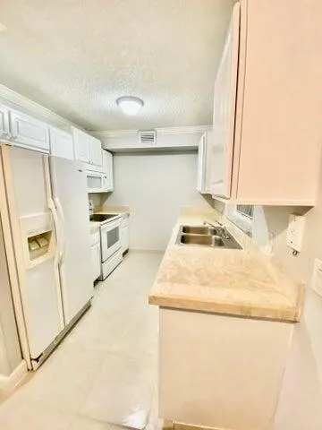 $2,350 | 3303 Kirk Road, Unit 1, Lake Worth, FL 33461