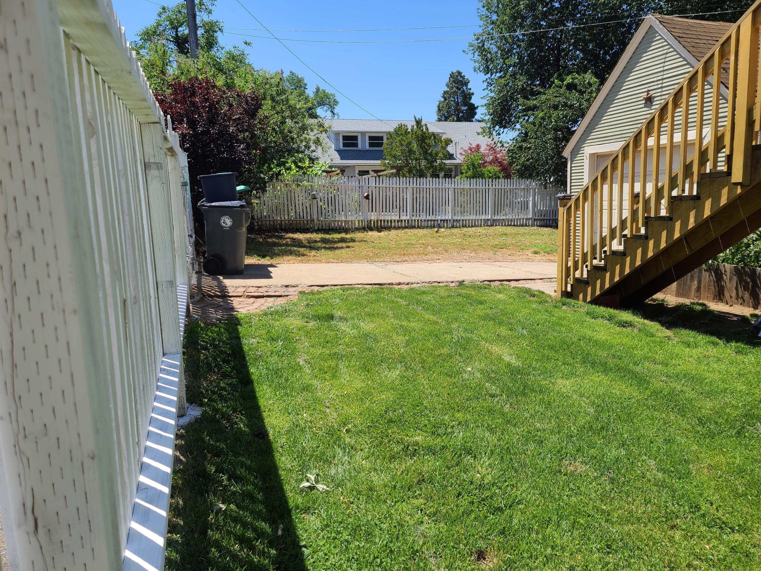 1120 Reddy Avenue Medford, OR 97504 - Photo 17 of 21 Back Yard