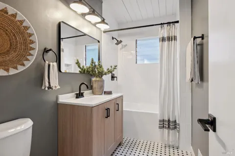 $949,000 | 26 Venetia Meadows, San Rafael, CA 94903