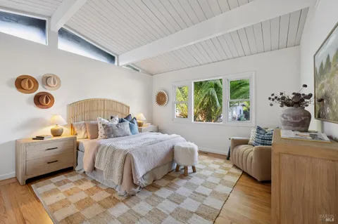 $949,000 | 26 Venetia Meadows, San Rafael, CA 94903