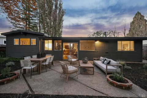 $949,000 | 26 Venetia Meadows, San Rafael, CA 94903
