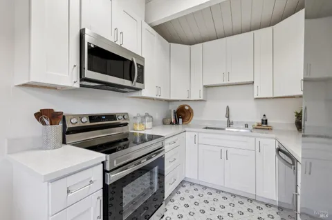 $949,000 | 26 Venetia Meadows, San Rafael, CA 94903