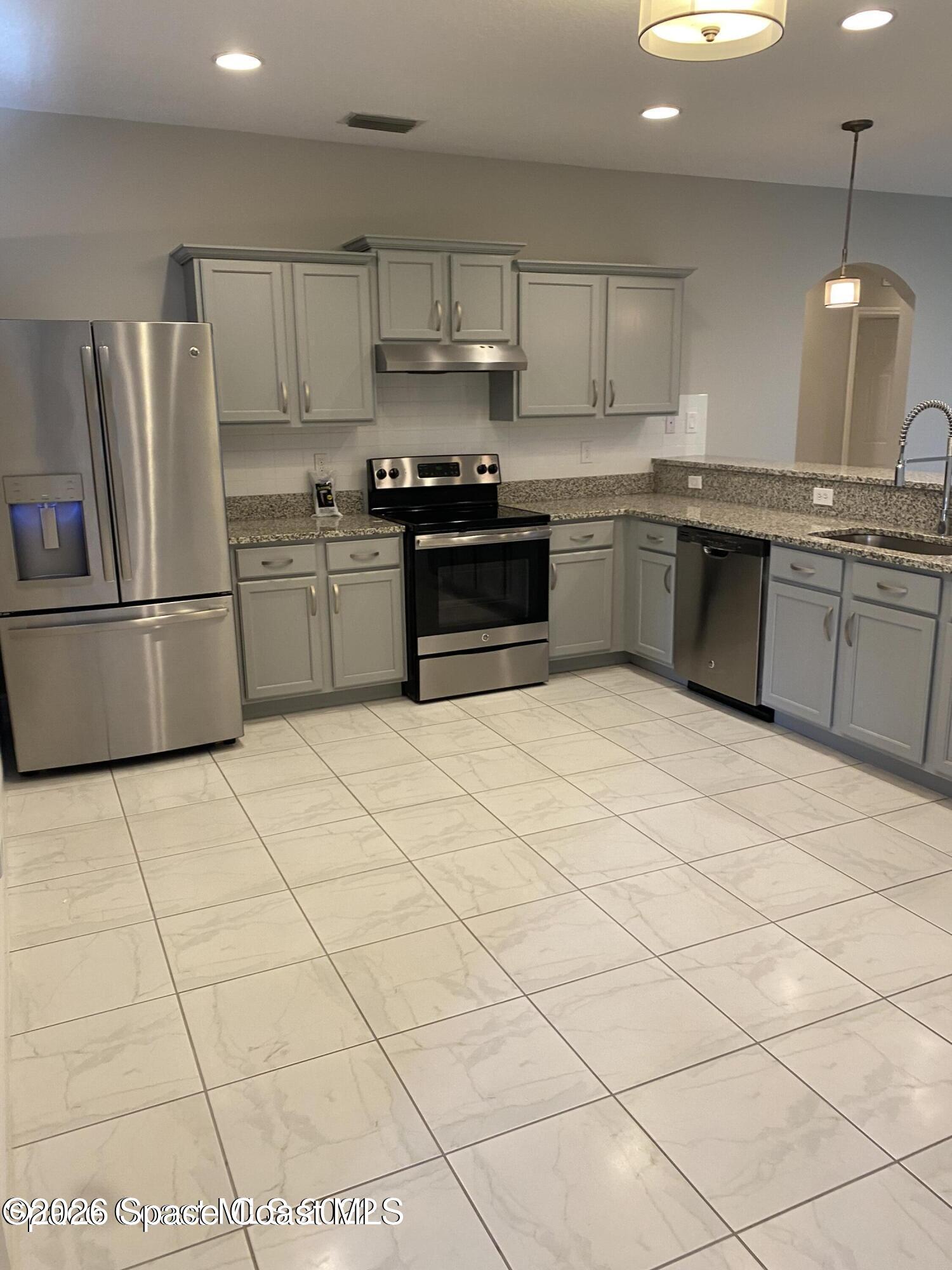 5144 Ivory Way Melbourne, FL 32940 - Photo 2 of 13 Kitchen