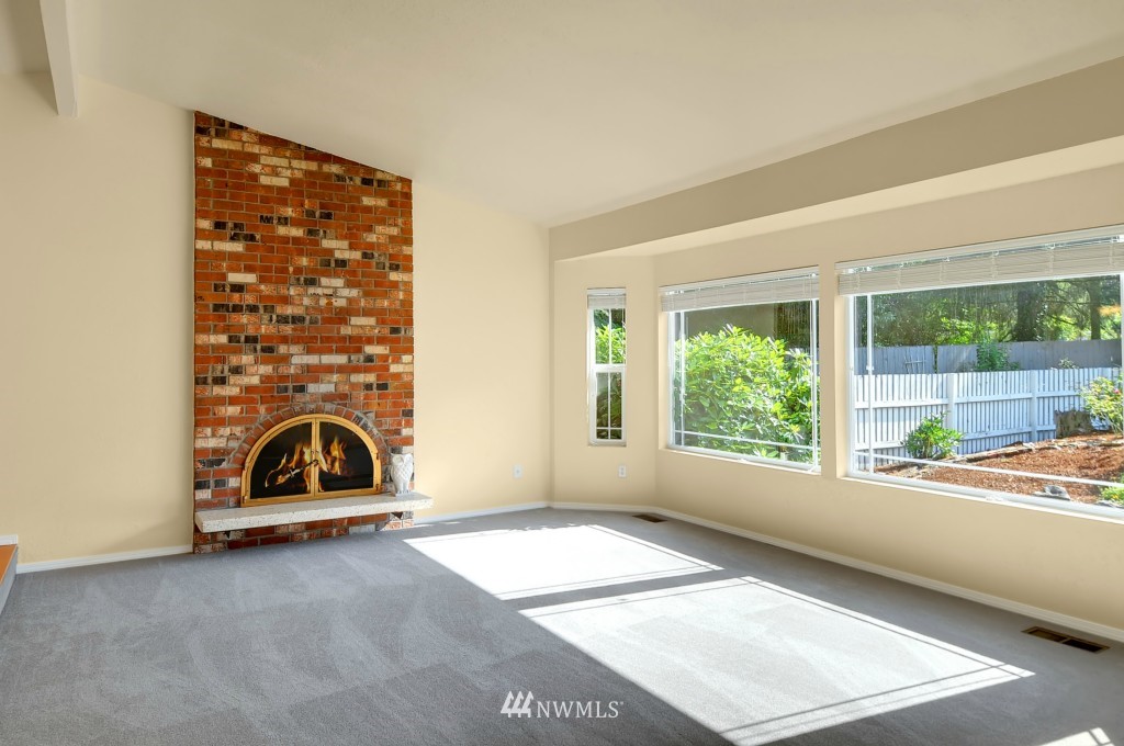 16922 North Road Bothell, WA 98012 - Photo 3 of 11