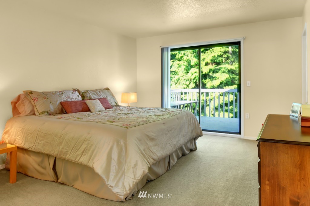 16922 North Road Bothell, WA 98012 - Photo 5 of 11