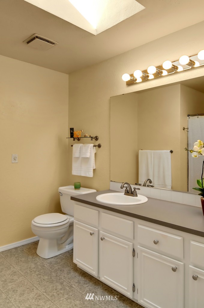 16922 North Road Bothell, WA 98012 - Photo 7 of 11