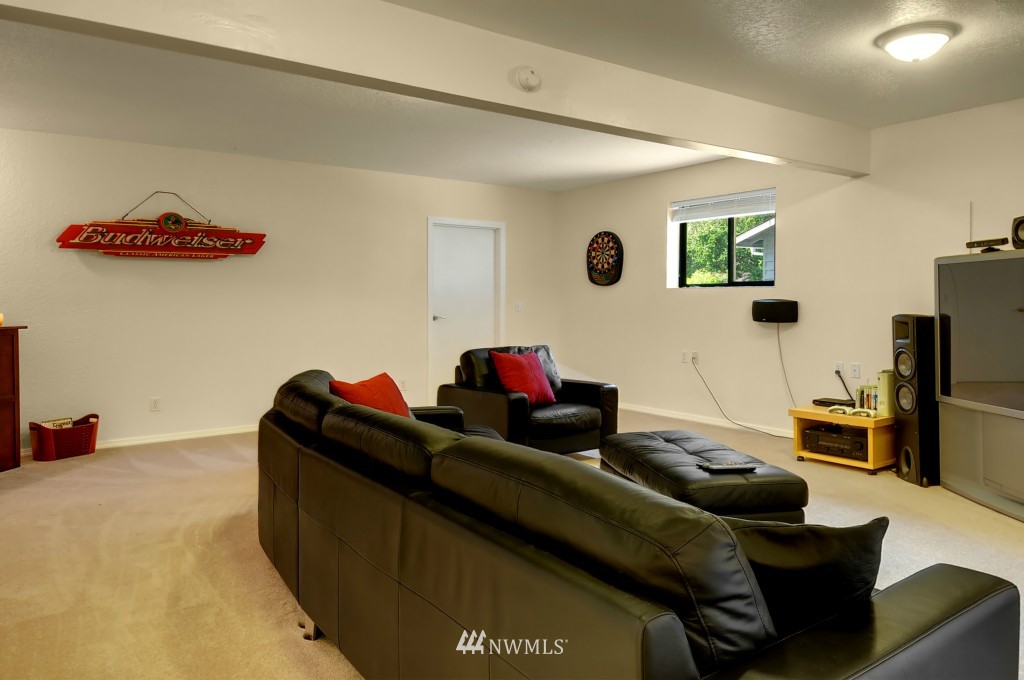 16922 North Road Bothell, WA 98012 - Photo 8 of 11