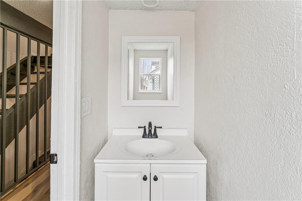 5923 Ridgeway Avenue Kansas City, MO 64133 - Photo 15 of 42