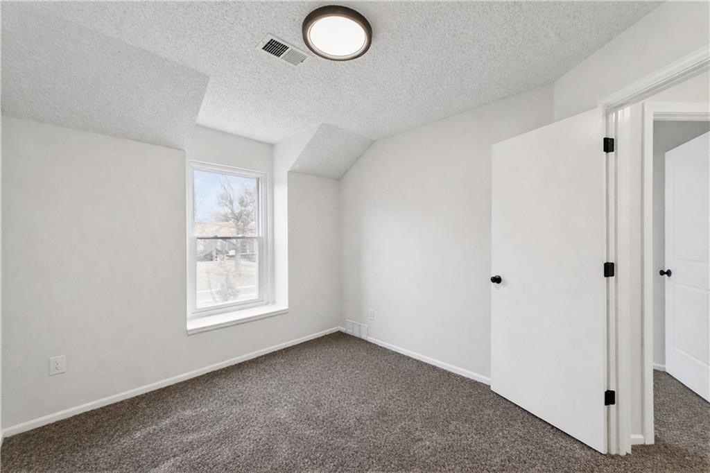 5923 Ridgeway Avenue Kansas City, MO 64133 - Photo 25 of 42