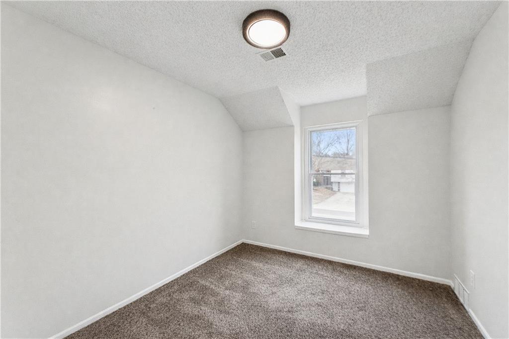 5923 Ridgeway Avenue Kansas City, MO 64133 - Photo 26 of 42