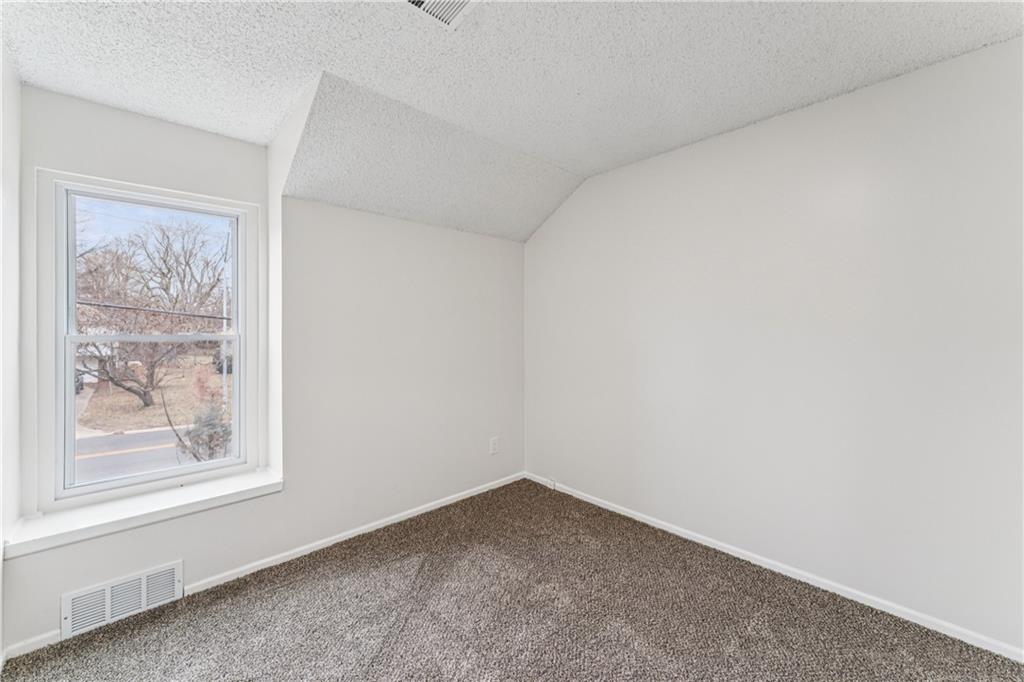 5923 Ridgeway Avenue Kansas City, MO 64133 - Photo 29 of 42