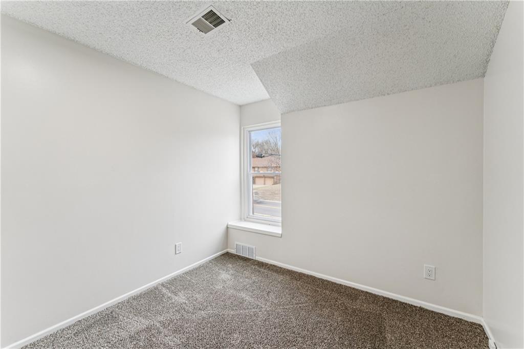 5923 Ridgeway Avenue Kansas City, MO 64133 - Photo 30 of 42