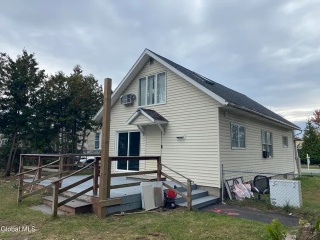 $249,900 | 2 Lawndale Avenue, Rotterdam, NY 12306