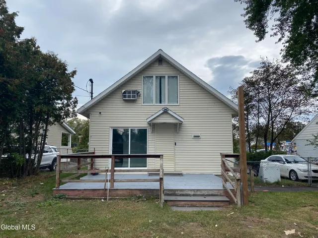 $249,900 | 2 Lawndale Avenue, Rotterdam, NY 12306