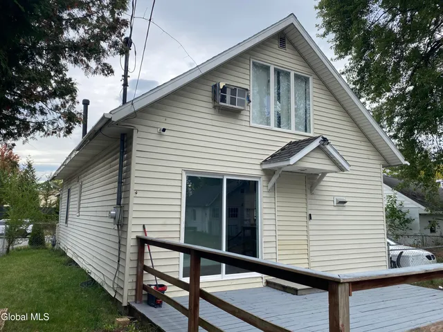 $249,900 | 2 Lawndale Avenue, Rotterdam, NY 12306