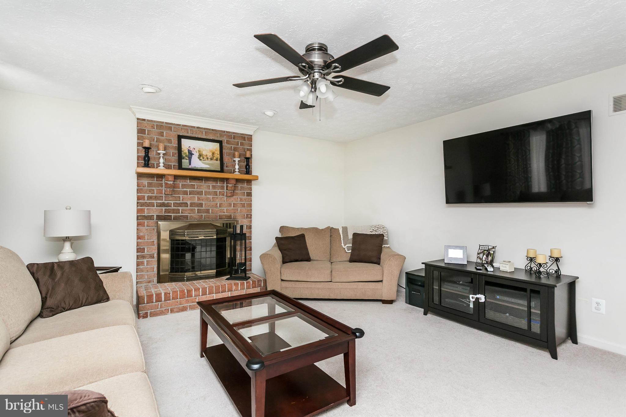 4301 Halbert Avenue Baltimore, MD 21236 - Photo 14 of 28 Family Room