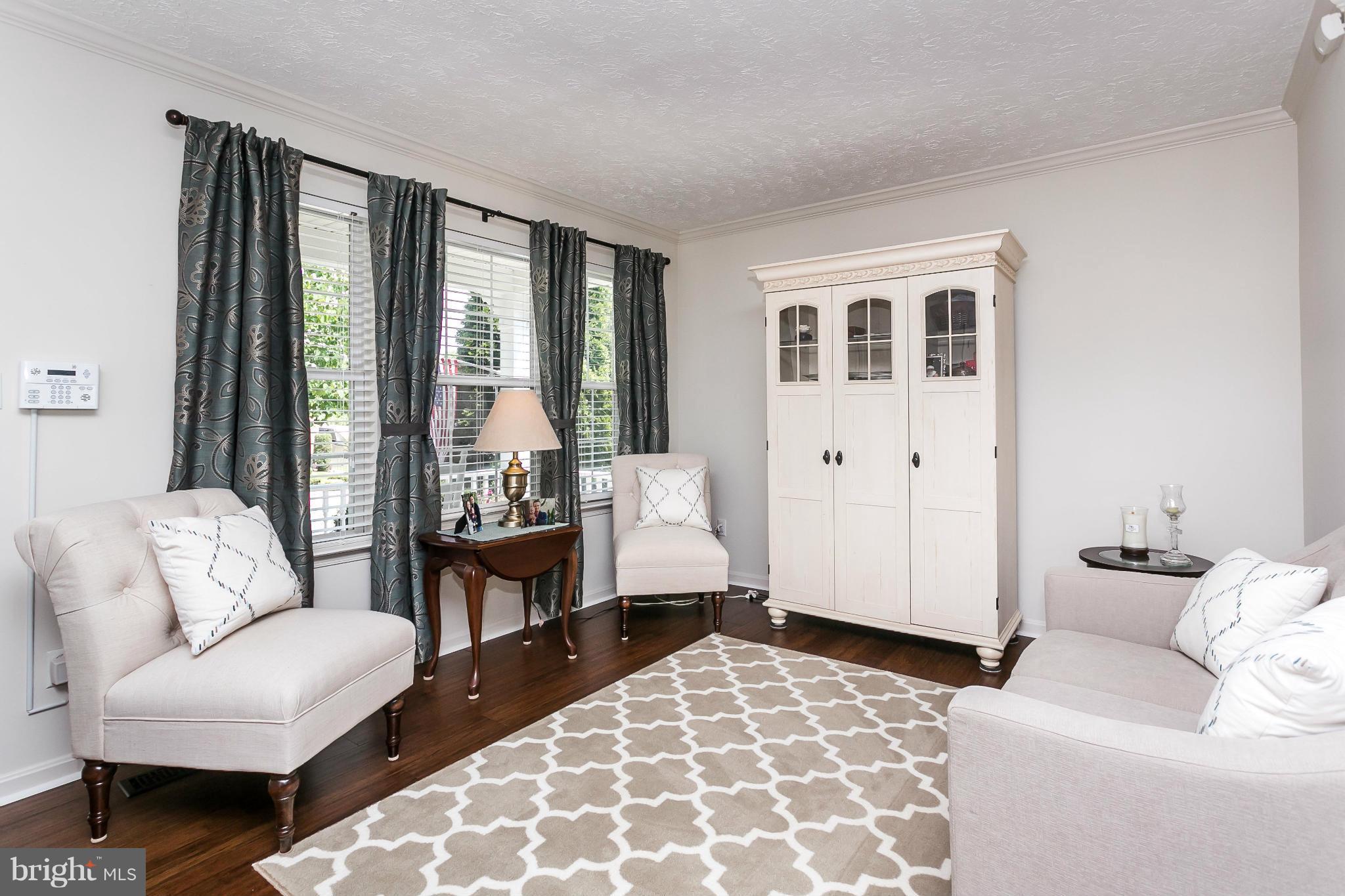 4301 Halbert Avenue Baltimore, MD 21236 - Photo 5 of 28 Living Room