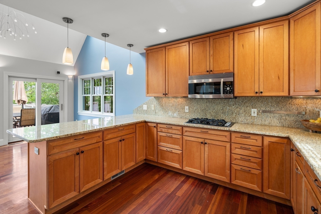 10 Shore Road Plymouth, MA 02360 - Photo 13 of 42