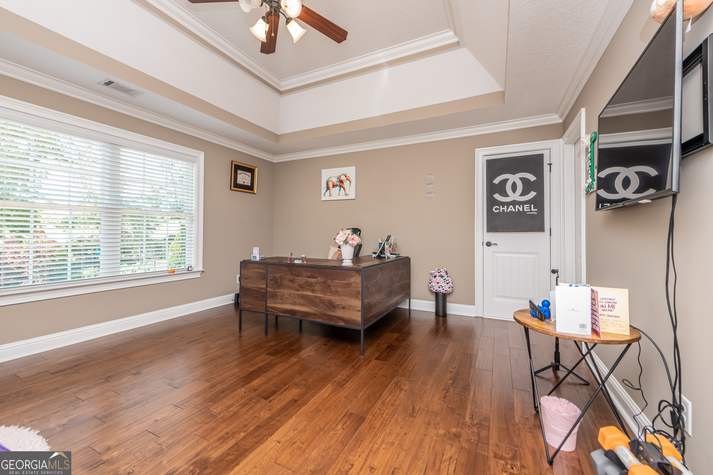 405 Old Bridge Road Warner Robins, GA 31088 - Photo 38 of 55 a living room with furniture and a window