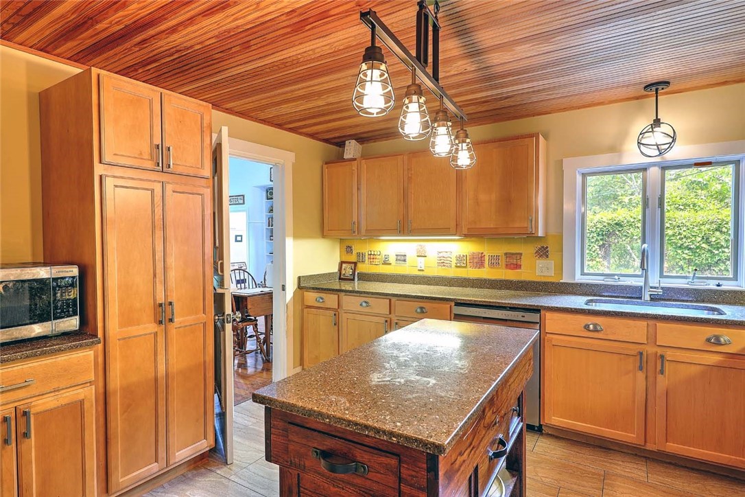 53 Avon Street Somerset, MA 02726 - Photo 15 of 46 Gallery Image 15