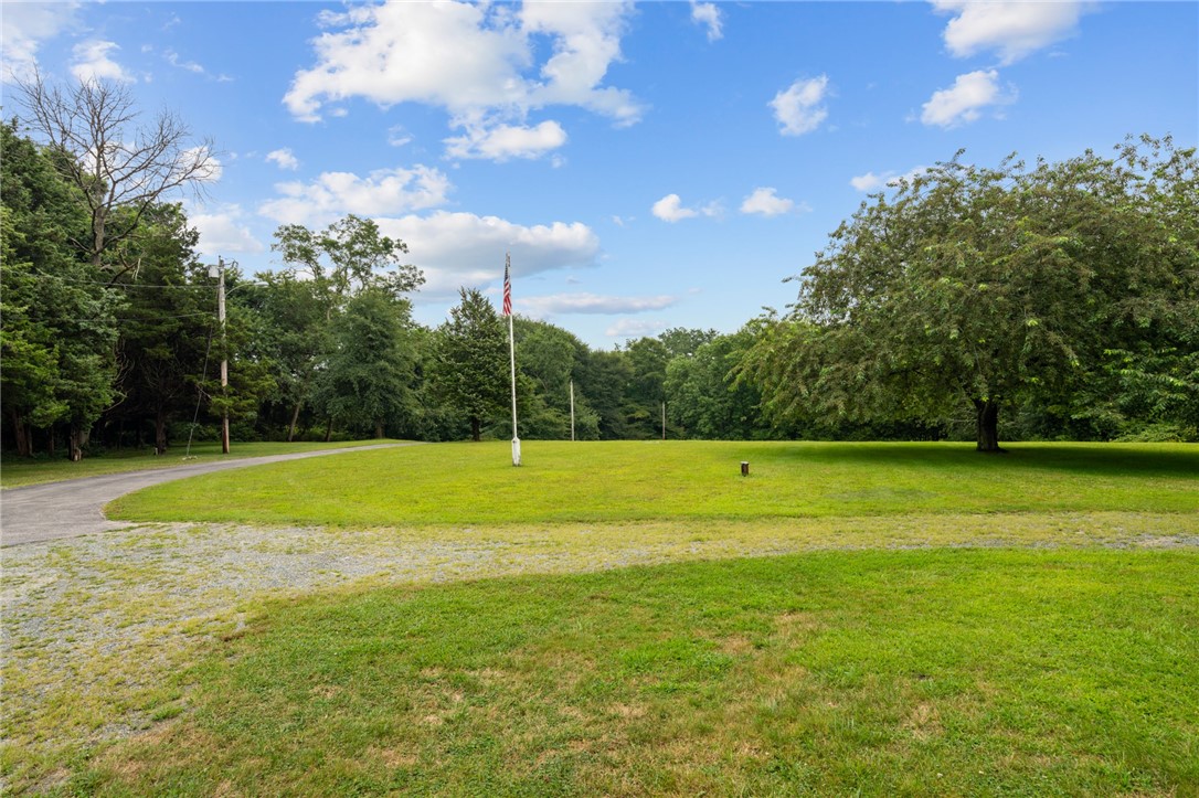725 North Main Road Jamestown, RI 02835 - Photo 10 of 27 private driveway