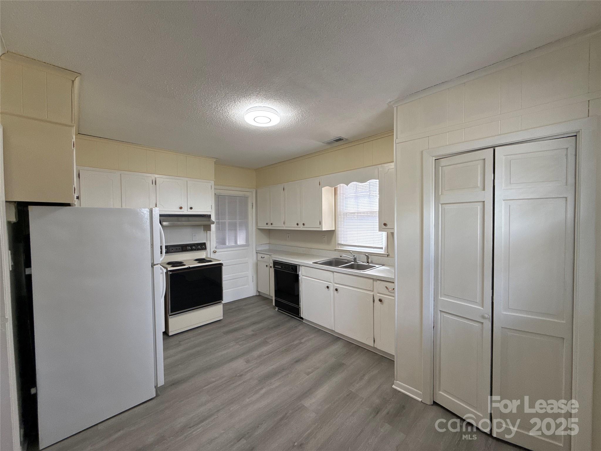 1516 Pleasant Plains Road Matthews, NC 28105 - Photo 5 of 12