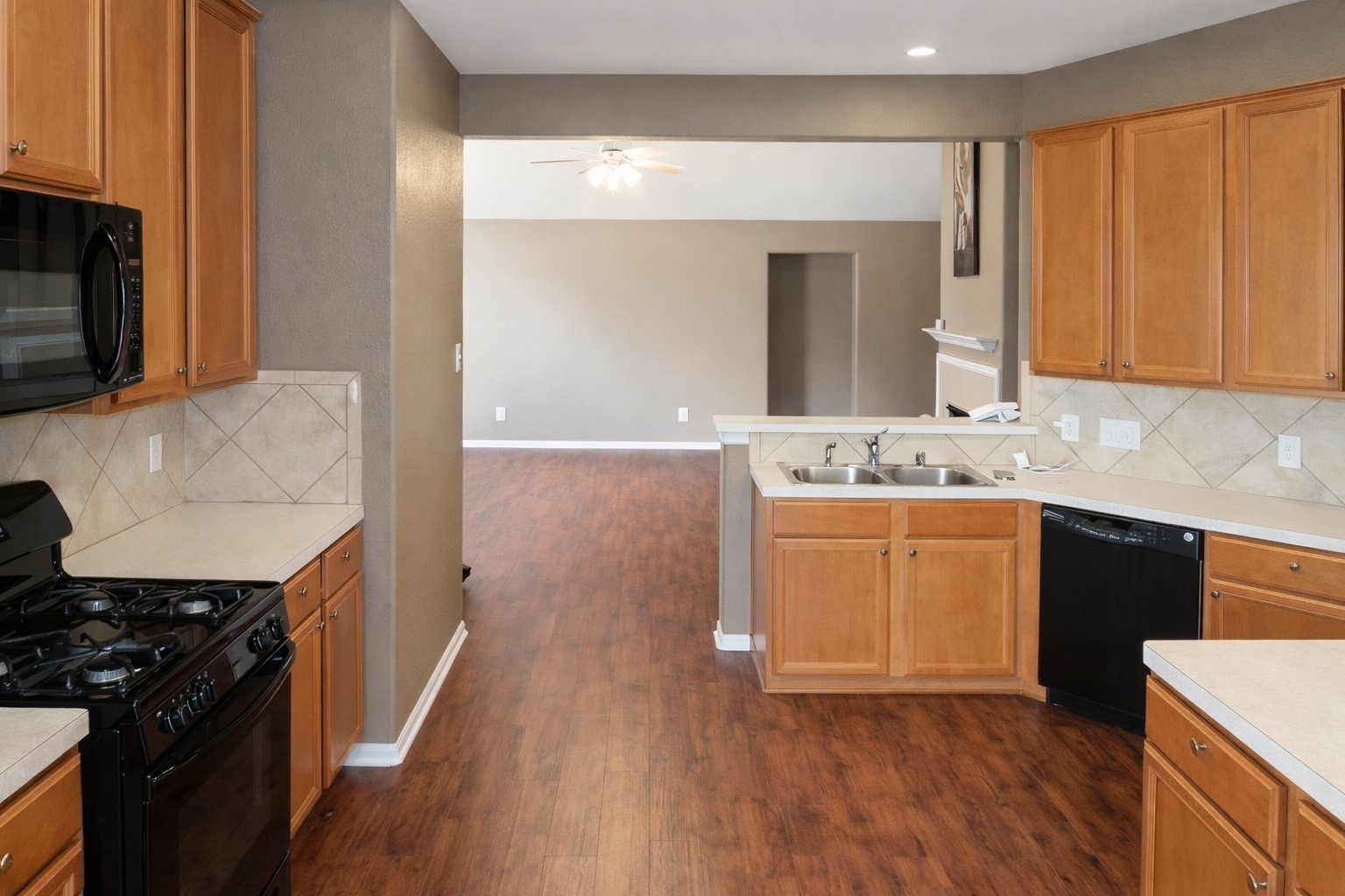 5011 Forest Hurst Glen Spring, TX 77373 - Photo 8 of 11 Kitchen