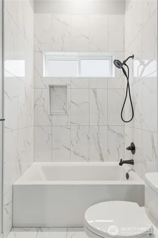 $525,000 | 11825 59th Avenue South, Unit B, Seattle, WA 98178