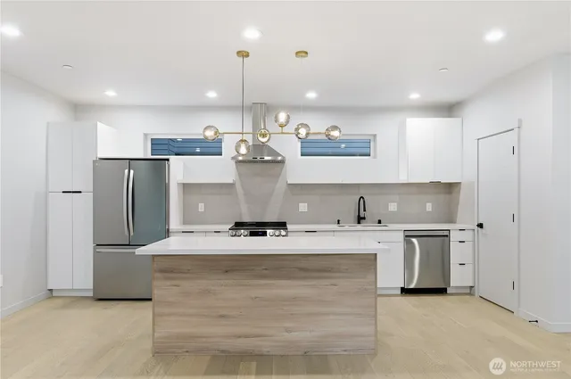 $525,000 | 11825 59th Avenue South, Unit B, Seattle, WA 98178