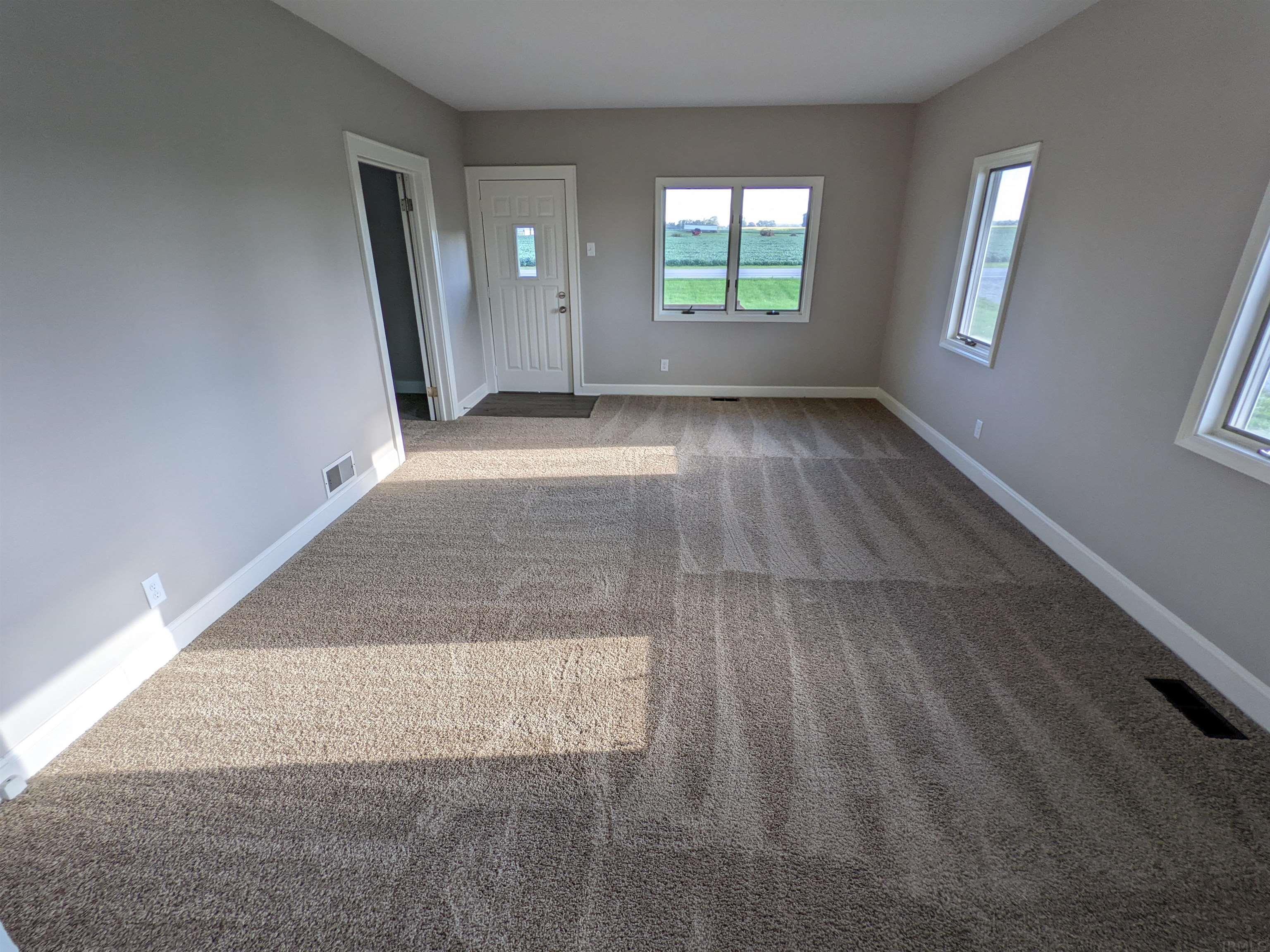 11207 West Washington Center Road Fort Wayne, IN 46818 - Photo 3 of 26 Gallery Image 3