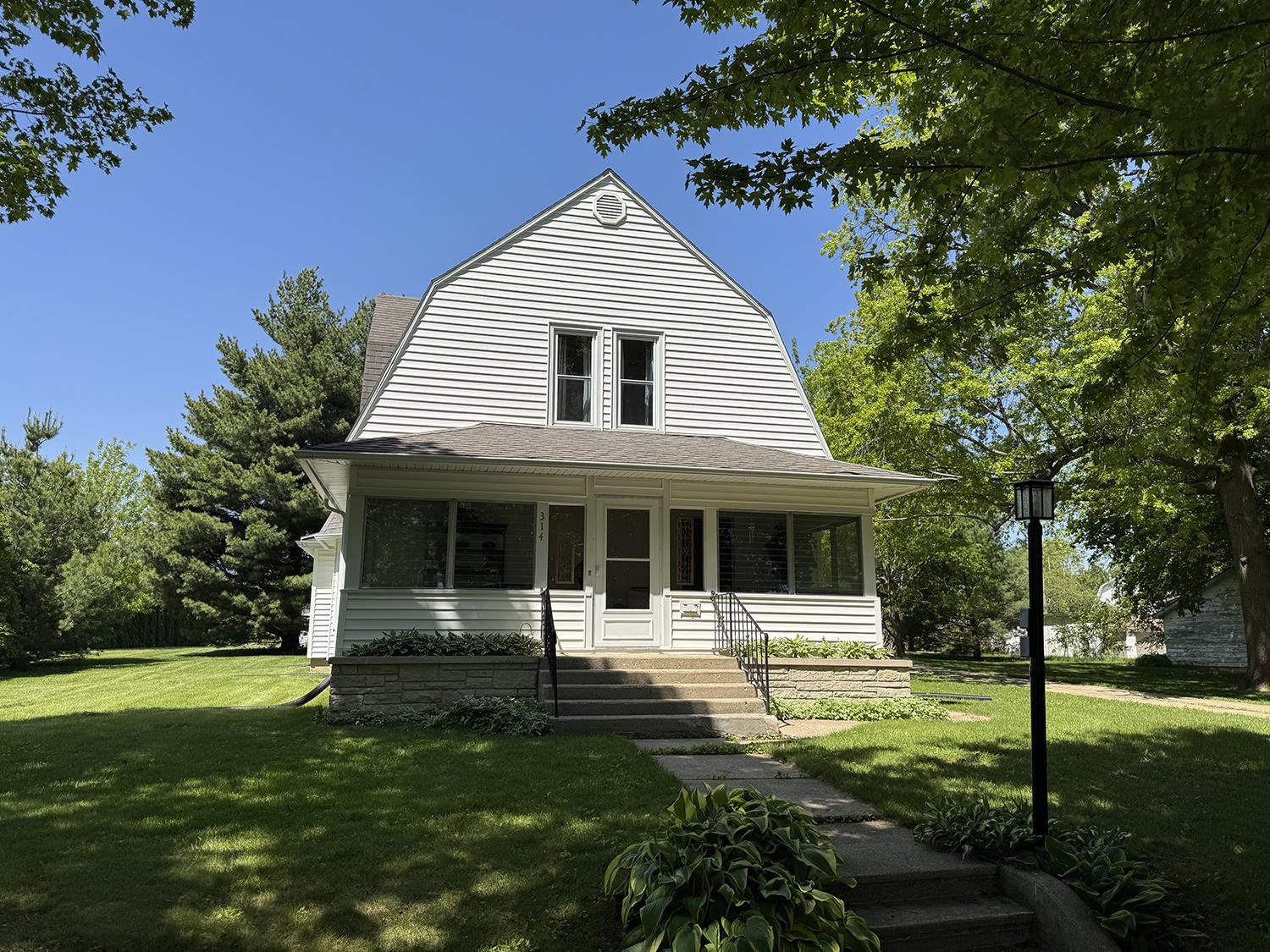 314 Plummer Avenue Chadwick, IL 61014 - Photo 3 of 48