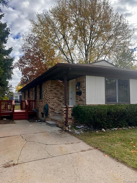 406 North Alice Avenue Rochester, MI 48307 - Photo 2 of 19