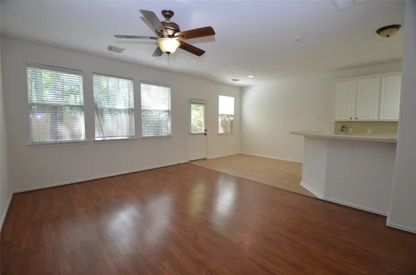 $277,900 | 226 West Stedhill Loop, Conroe, TX 77384