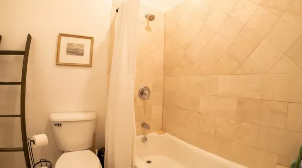 $5,300 | 2140 West Schiller Street, Unit 1N, Chicago, IL 60622