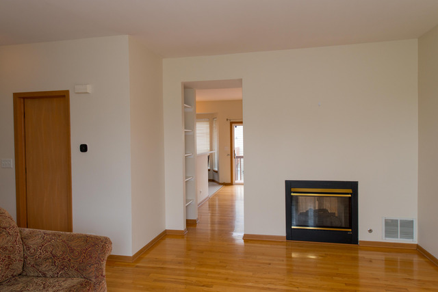 2422 Courtyard Circle, Unit 3 Aurora, IL 60506 - Photo 5 of 25 a view of livingroom with furniture