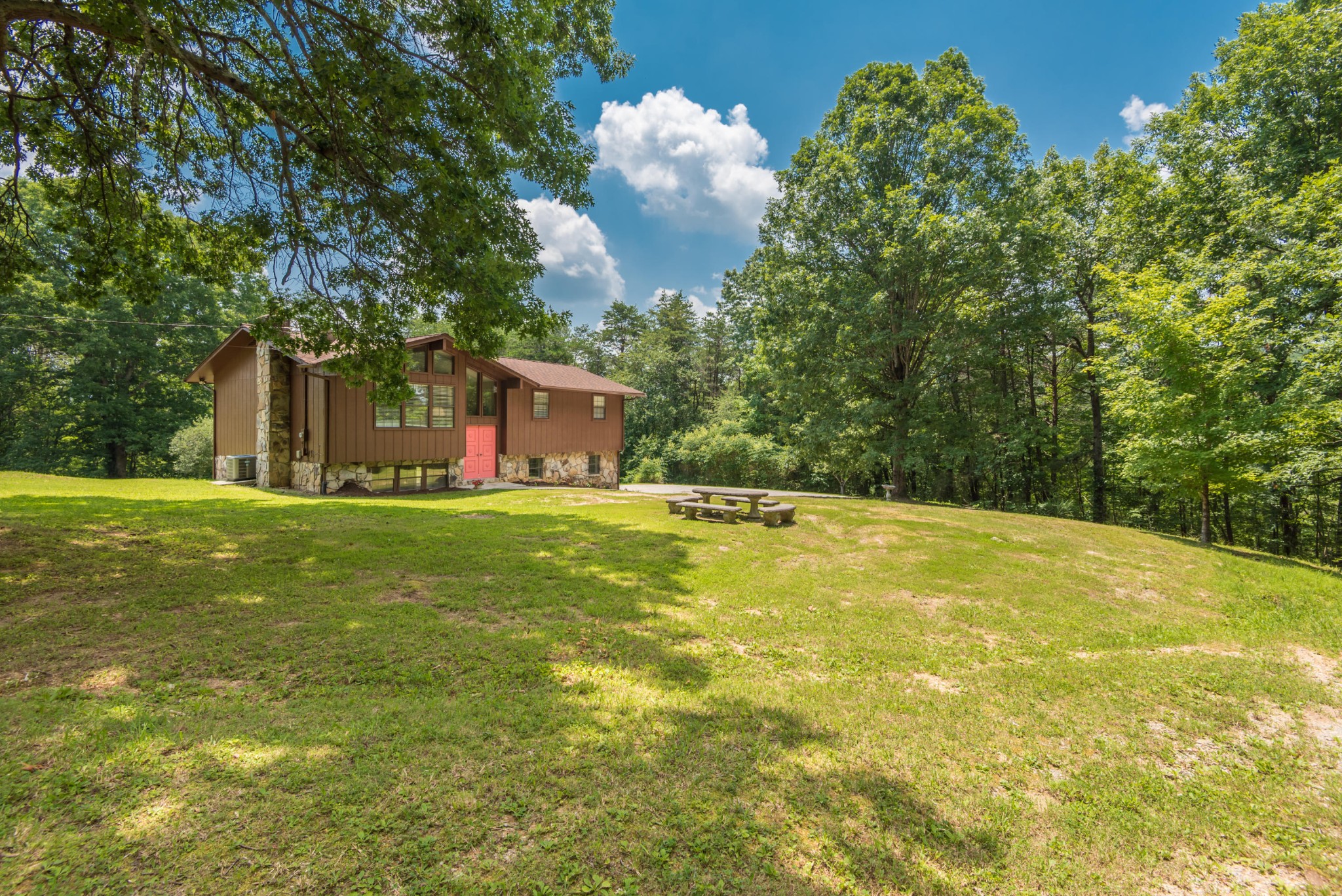 929 Coward Road Clinton, TN 37716 - Photo 3 of 20 Gallery Image 3